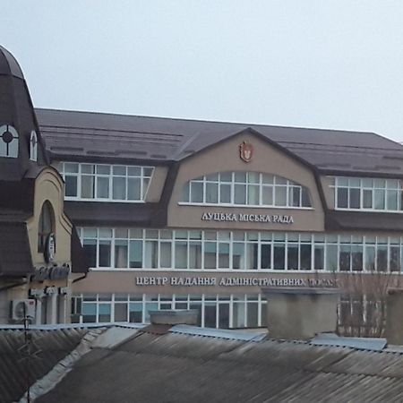 Однокомнатная квартира-студия. Новострой, центр города. Луцк Экстерьер фото